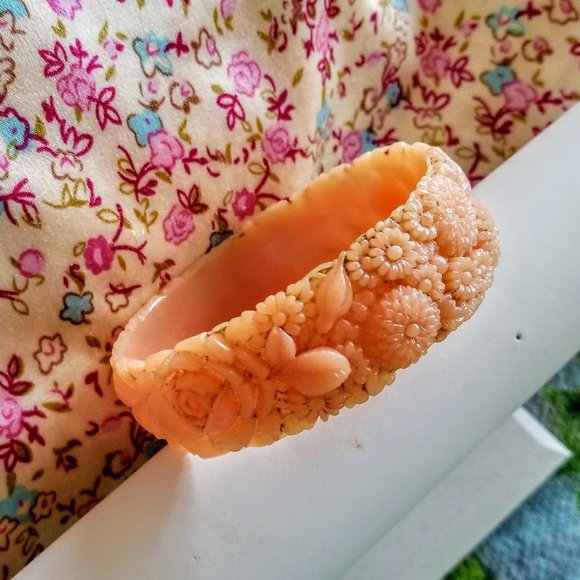 Vintage Peachy Pink Floral Celluloid Bangle Lovely - Picture 2 of 9